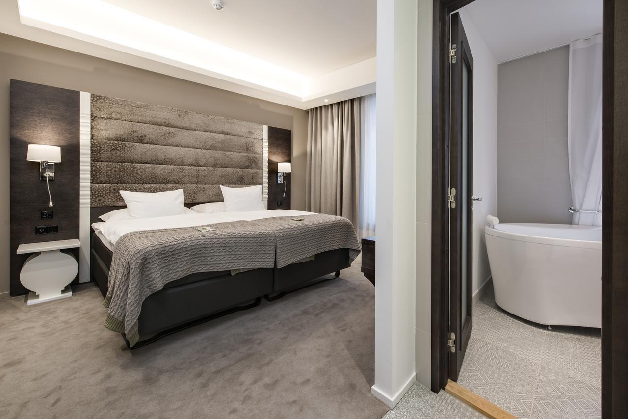 Lydia Hotel Tartu Extérieur photo
